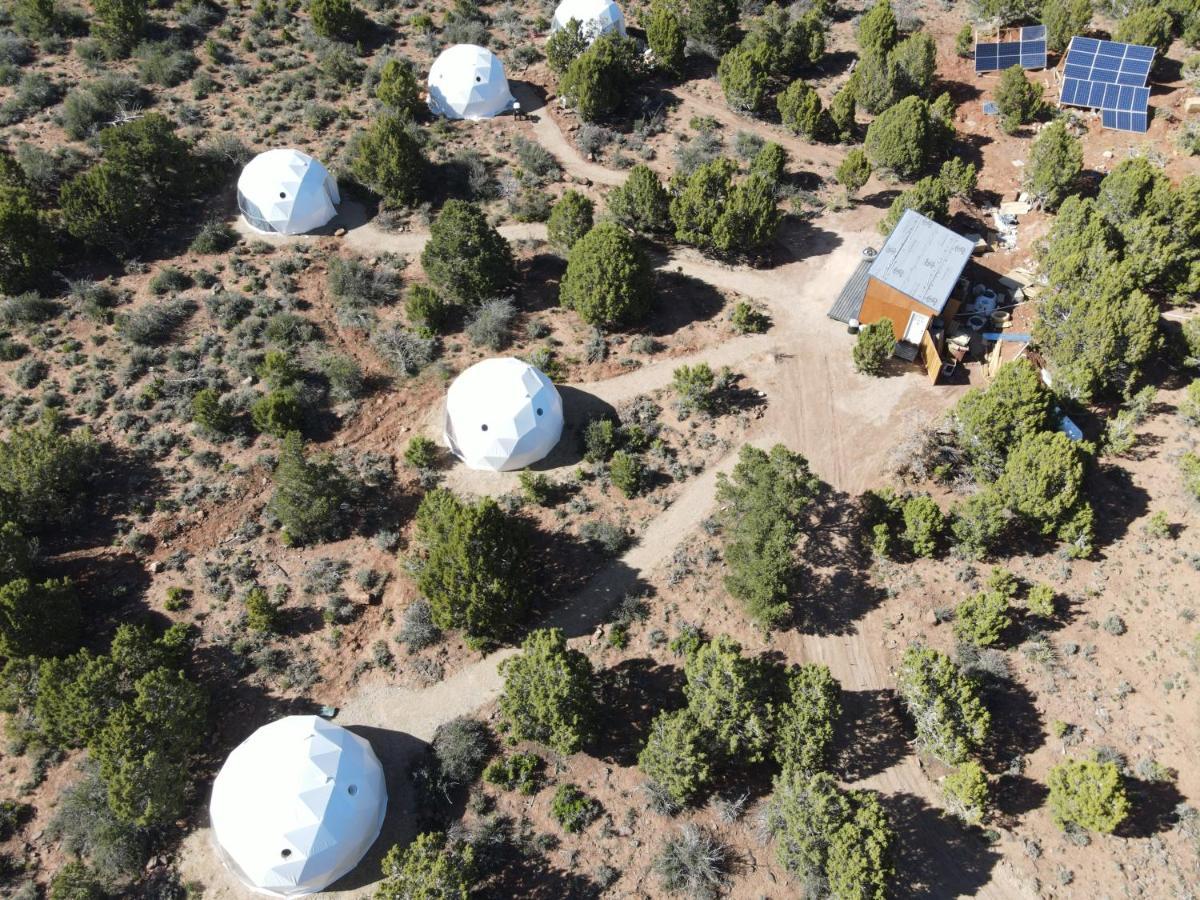 Hotel Blue Mountain Domes - The Wow Experience Monticello Exterior foto